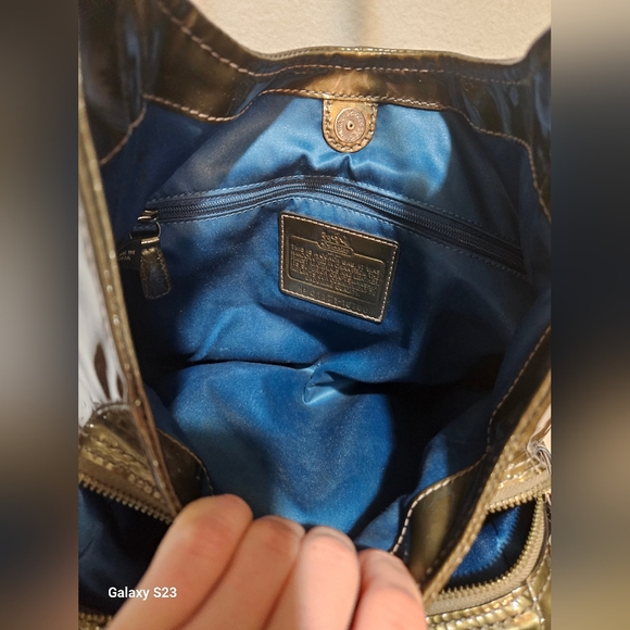 COACH MADISON SHOULDER PURSE GREAT CONDITION - Picture 7 of 10